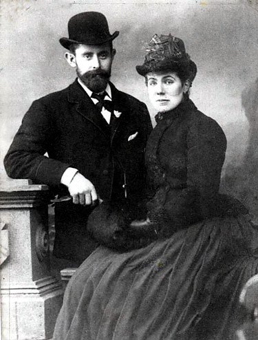 William J.S. Zelly and Elizabeth Ann Baker photographed in Weymouth 1875. Picture from Brian Zelly.