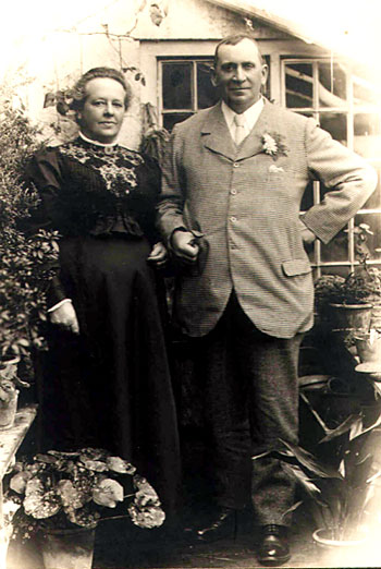 Stephen and Isobel Burr at Ox House, Bimport, Shaftesbury. Stephen born in 1858 was the son of Job and they were a travelling family - horse dealers and tinmen. Isobel was born at Longparish, Hants in 1858 and married Stephen in 1880 at Upper Clatford. Their children: Maud; Kate; Sarah; Stephen; Kezia and Bell were all born at Shaftesbury. Stephen died in 1919 and Isobel in 1936, they are both buried at Holy Trinity, Shaftesbury. Valerie Weber who contributed the photograph is the grand daughter of Bell.